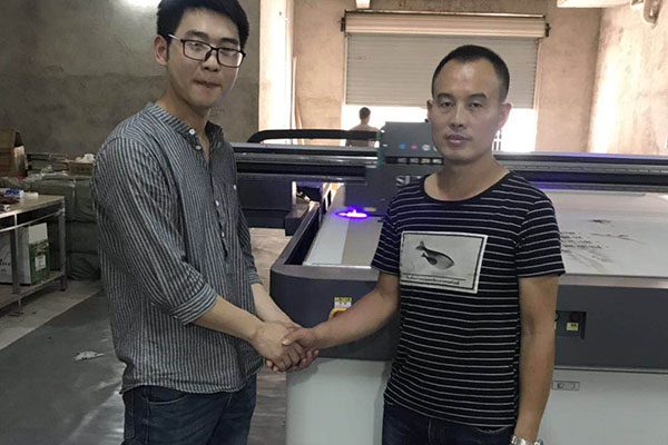 木板uv打印机打印的过程减少墨水浪费